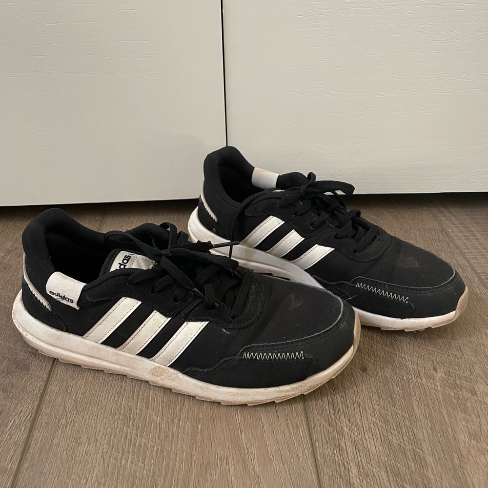 Adidas tennis, size 7